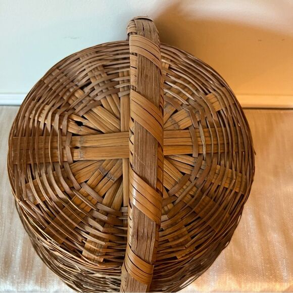 VINTAGE! Market Basket w/Handle and Lid - Picture 13 of 14